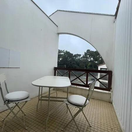 T2 Avec Terrasse A 300m De La De - Fr-1-550-32 Apartamento *