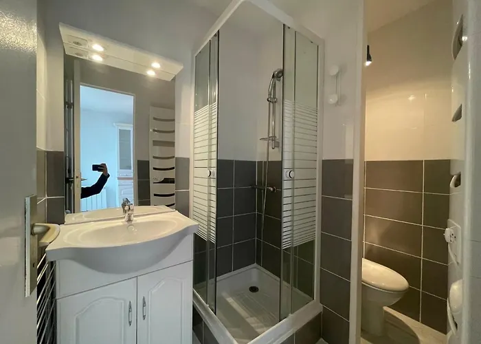 T2 Avec Terrasse A 300m De La De - Fr-1-550-32 Apartamento